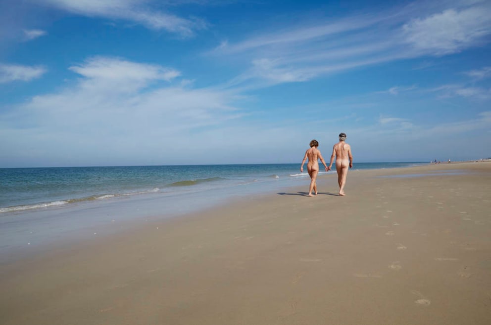 Nudisten nackt am strand