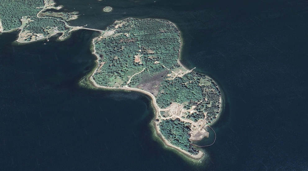 Oak Island 1795 Schädel und Insel Langarmshirt 