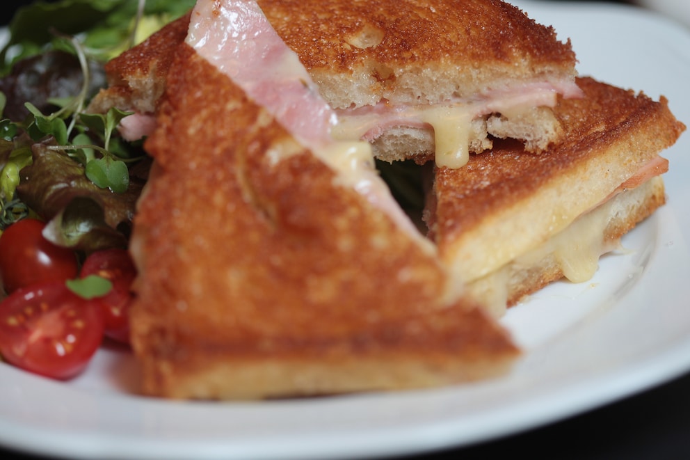With this recipe, the croque monsieur becomes crispy and juicy at the same time,
