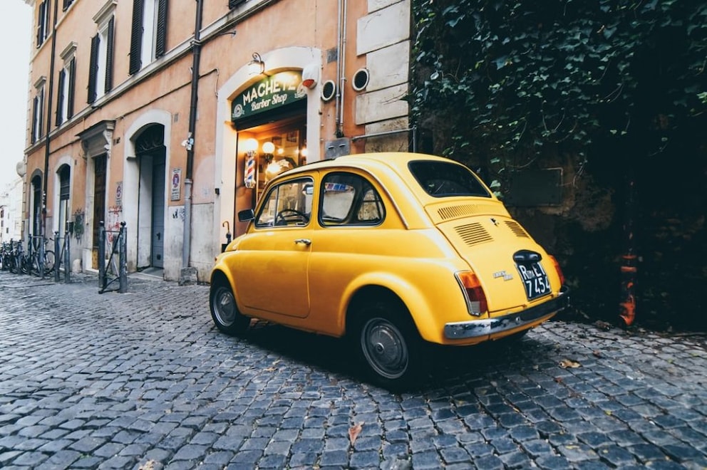 Not only a feast for the eyes in the photo: Italian cult objects like the Fiat 500.