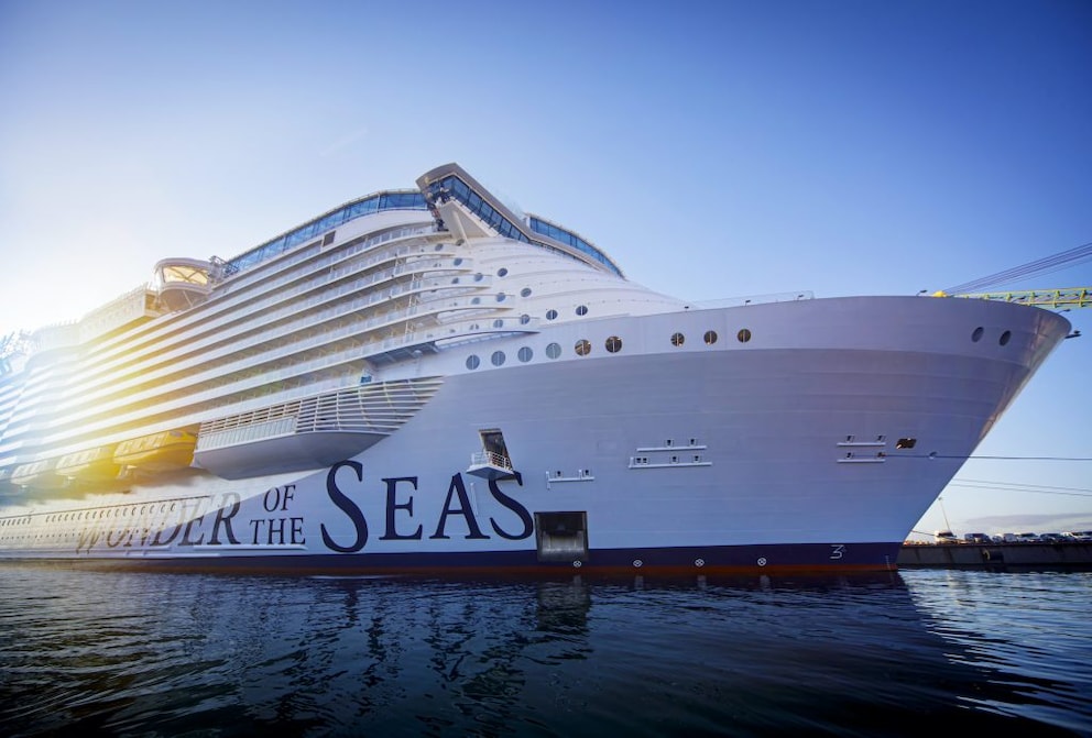 "Wonder of the Seas" - largest cruise ship in the world