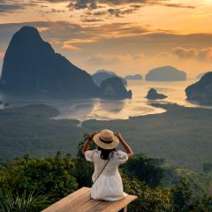 Landschaft von der Phang nga Bucht in Thailand bei Sonnenaufgang